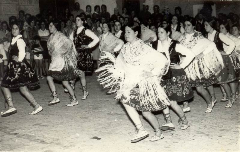 El Traje Popular